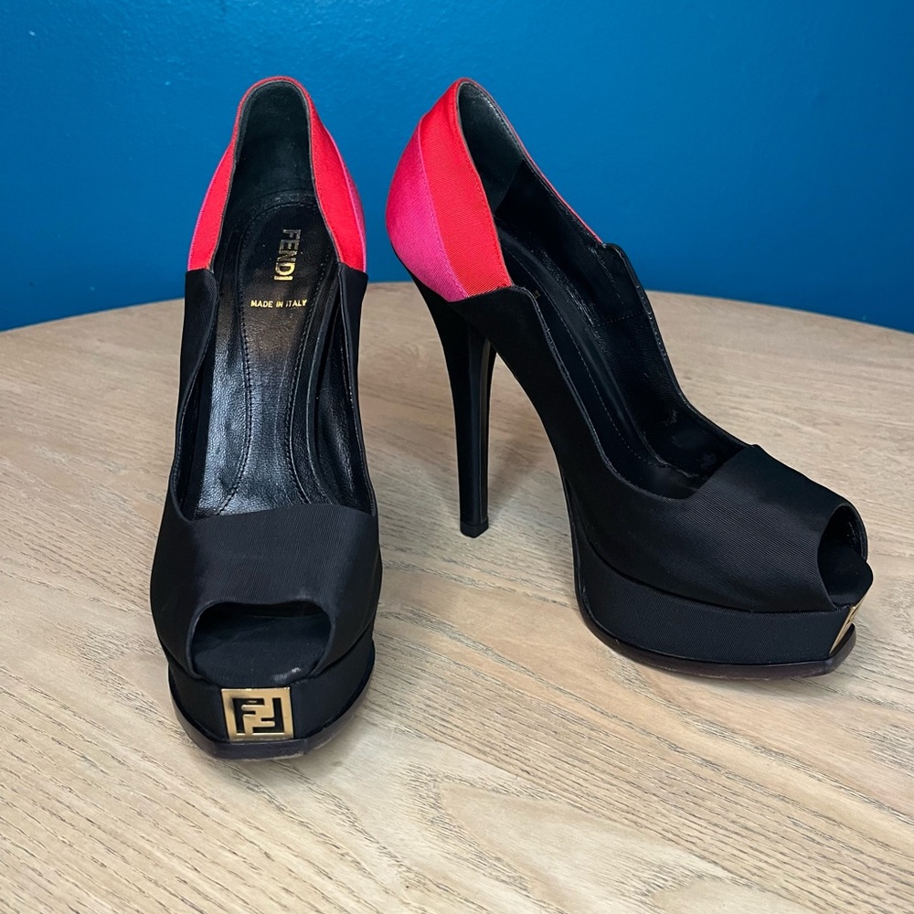 Fendi Colorblock Satin Fendista Peep Toe Platform Tricolor Pink Pumps Size 38.5 - Picture 3 of 9